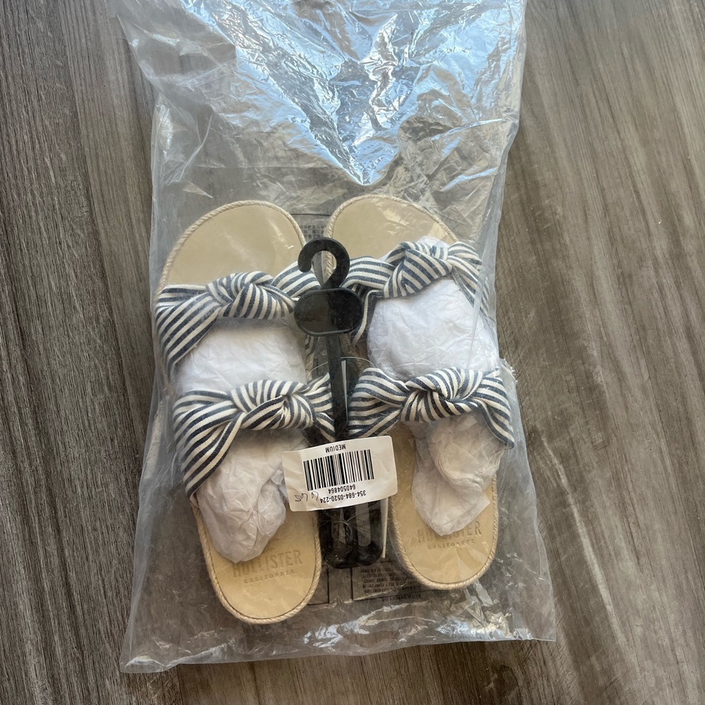 NWT Hollister Womens Slip On Slide Knot Sandals Striped Platform M medium